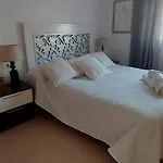 En Piso Con Terraza Junto A La Estacion *