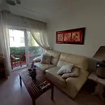 En Piso Con Terraza Junto A La Estacion * روندا