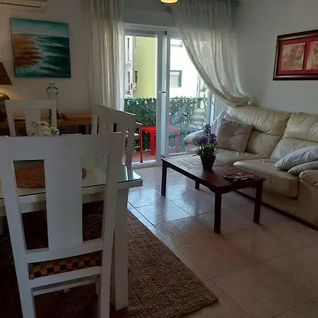 En Piso Con Terraza Junto A La Estacion Ronda