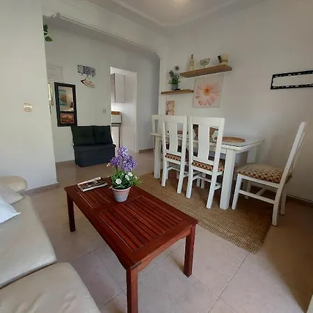 En Piso Con Terraza Junto A La Estacion * روندا