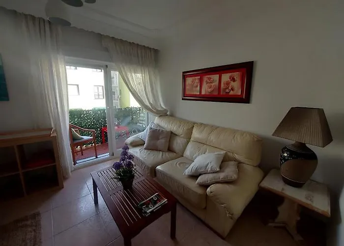 En Piso Con Terraza Junto A La Estacion * روندا