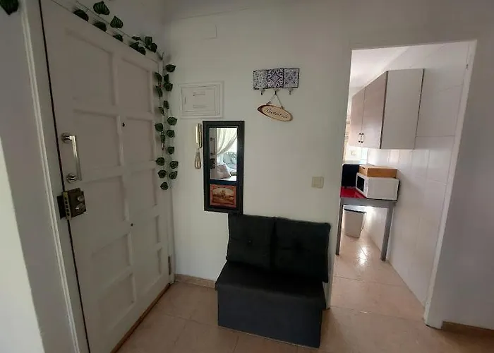 En Piso Con Terraza Junto A La Estacion *