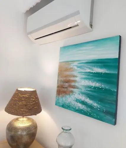 En Piso Con Terraza Junto A La Estacion