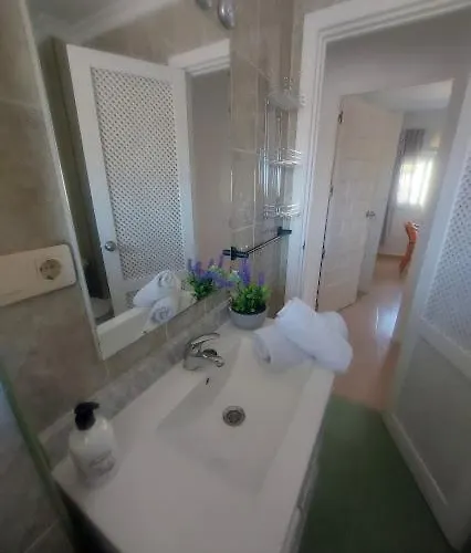 Lägenhet En Piso Con Terraza Junto A La Estacion